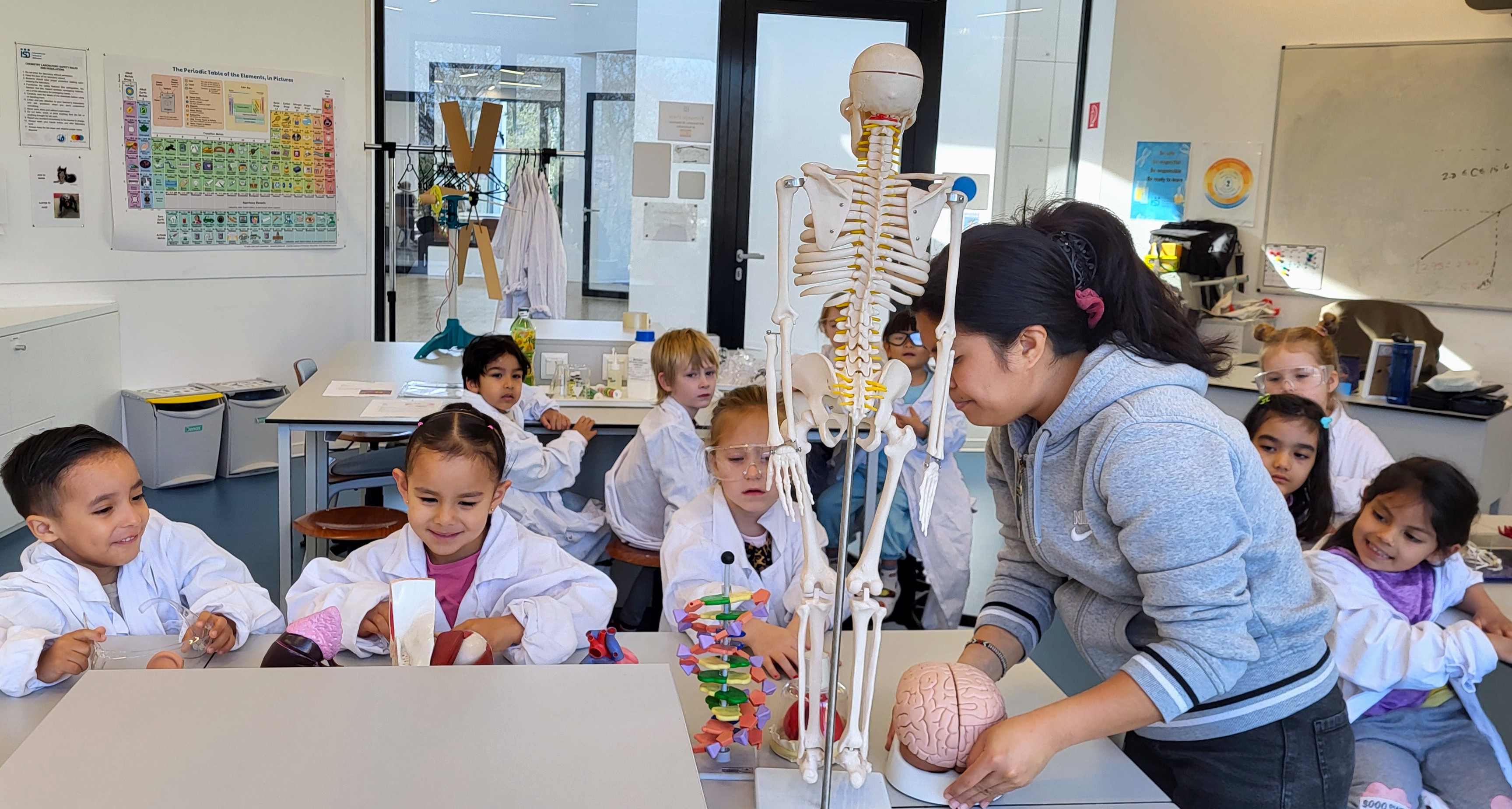 Laborkíséletek kicsiknek / Lab Experiments for young learners