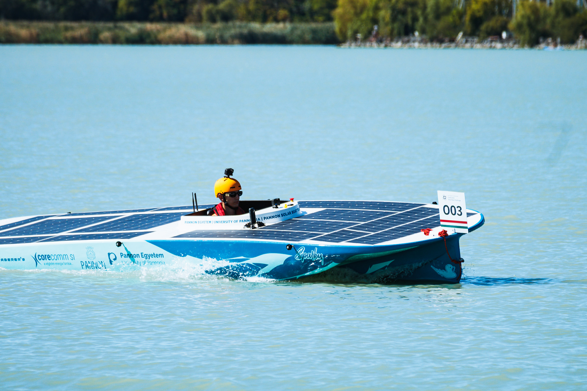 Napenergiával a vízen – Ismerd meg a PANNON SOLAR BOAT TEAM hajóját!