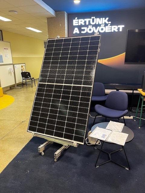 Napelemek más szemszögből – kísérletek a Napenergia Laborban