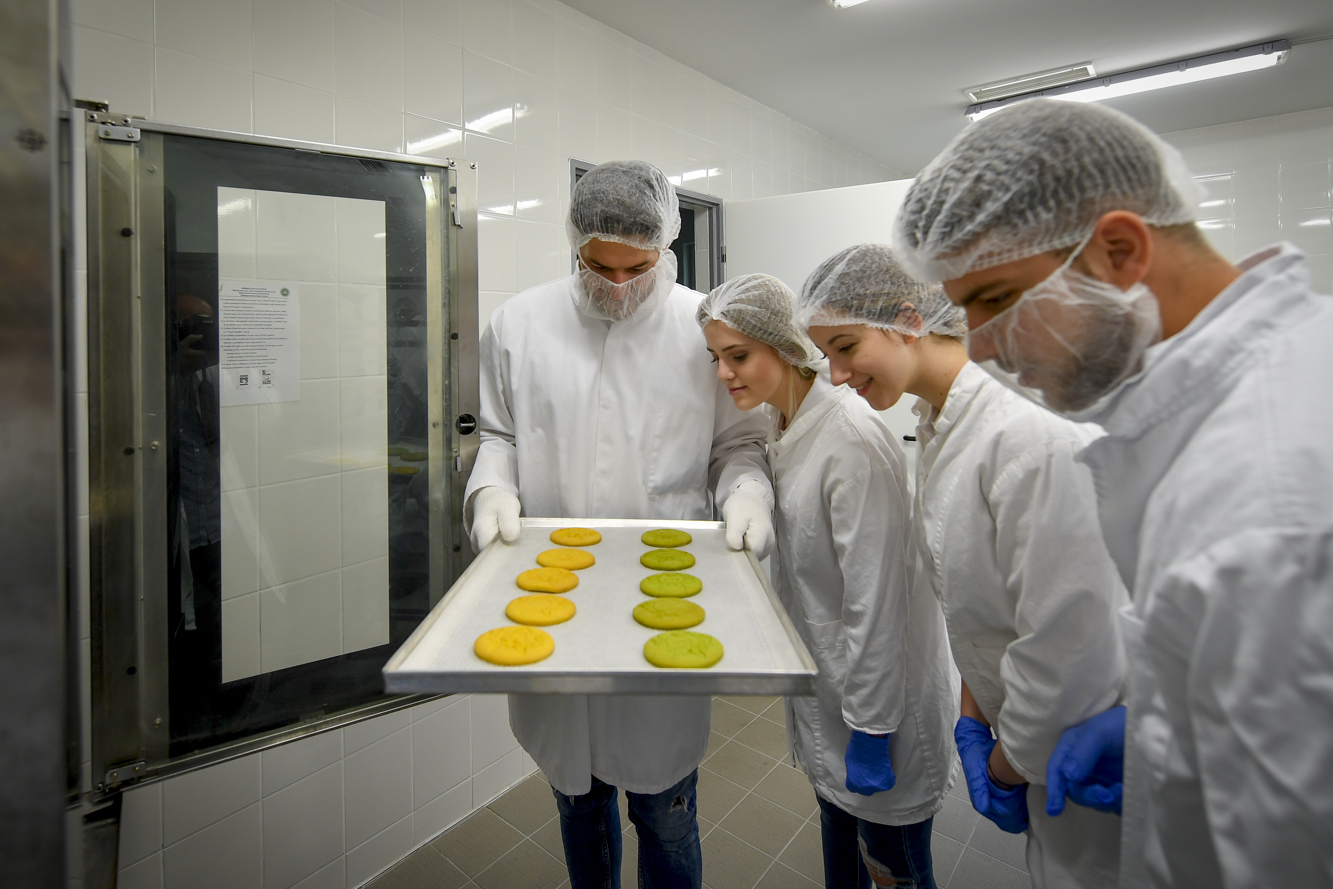 Élelmiszeripari technológiák testközelben